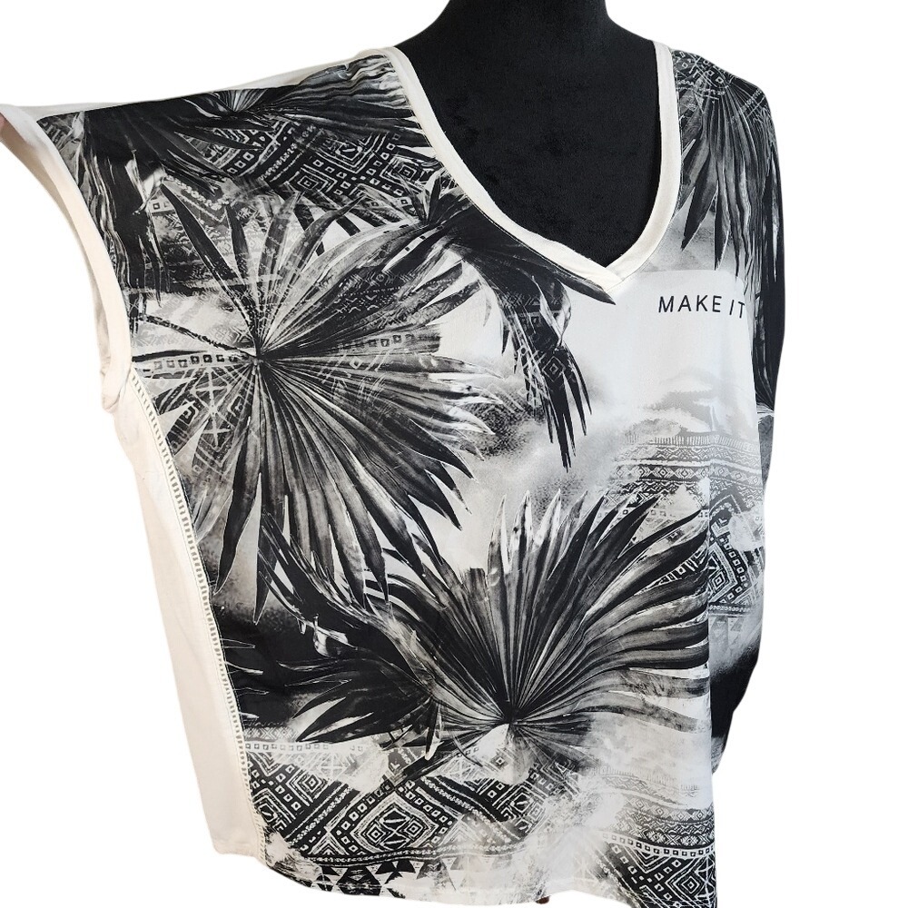 YESSICA Size Medium Oversized B&W Make It Real Tropical Print V-neck & Back Top